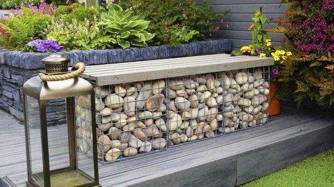 Stone-Filled Wire Mesh Seating