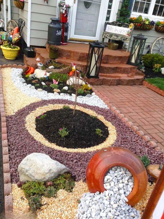 Black Mulch Garden With Bold Circles