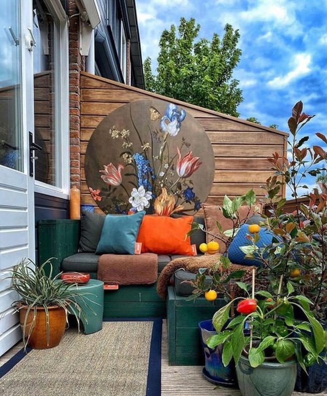 Painted Wooden Walls, Instant Personality
