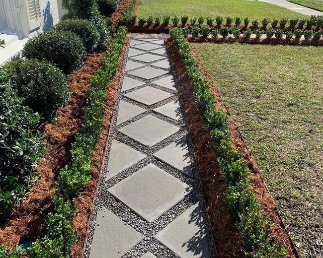 Diamond Pattern Gravel Pathway