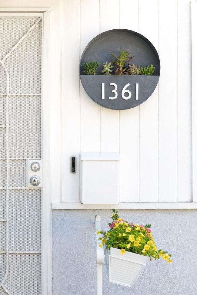 Galvanized Metal Circle Wall Planter