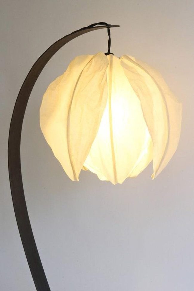 Soft Petal Glow Lamp