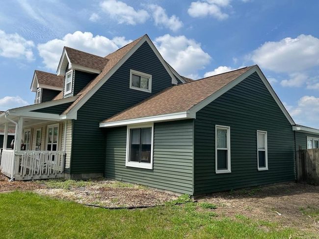 Green Vinyl With White Trim Sophistication