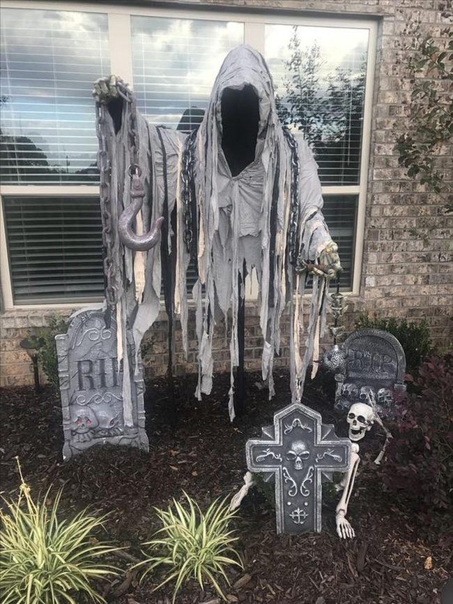 Dark Reaper With Chains
