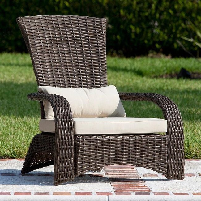 Wicker Weave Meets Modern Cushioned Comfort