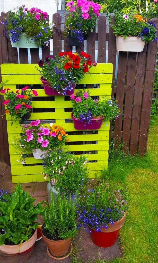 Stacked Pots, Brilliant Vertical Blooms