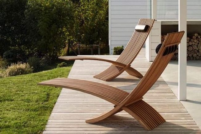 Brown Wooden Lounge Chairs With Natural Deck