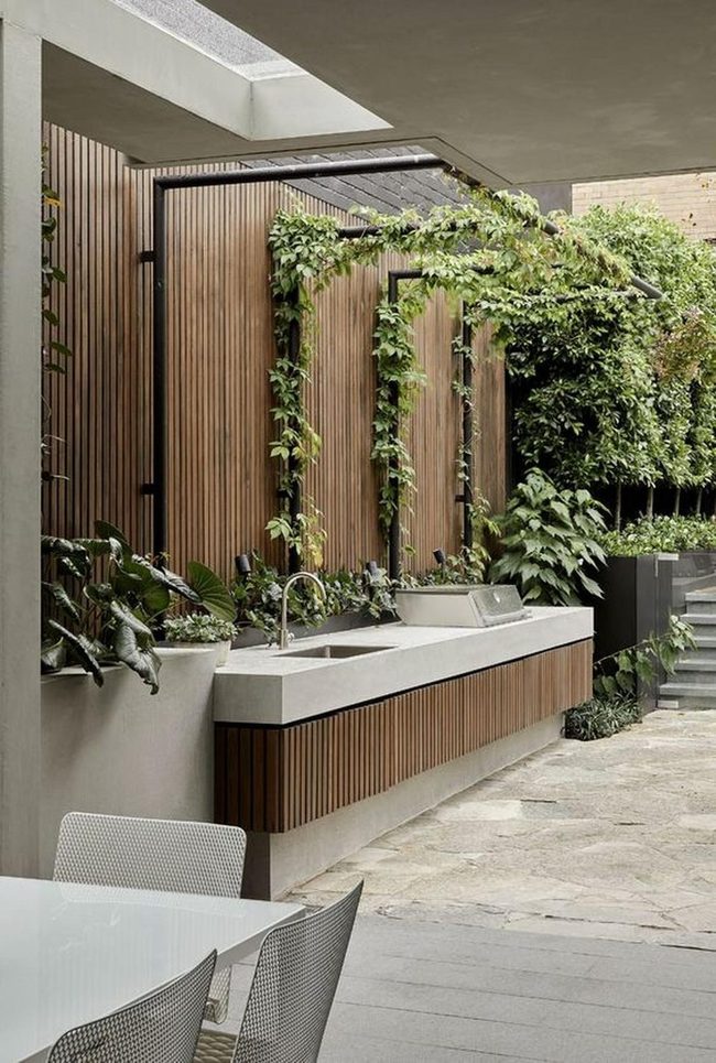 Vines And Stone Garden Retreat