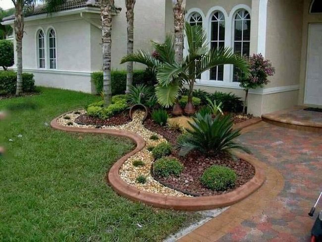 Pebbled Dry Creek Bed Landscape