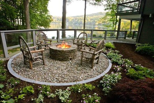 Pebble Ringed Fire Pit
