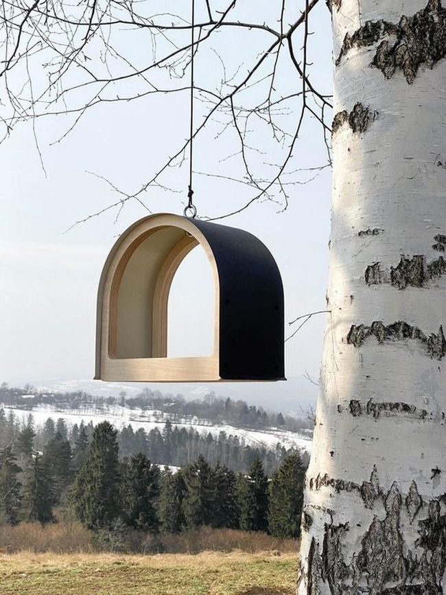 Light Wood Birdhouse Dark Contrast
