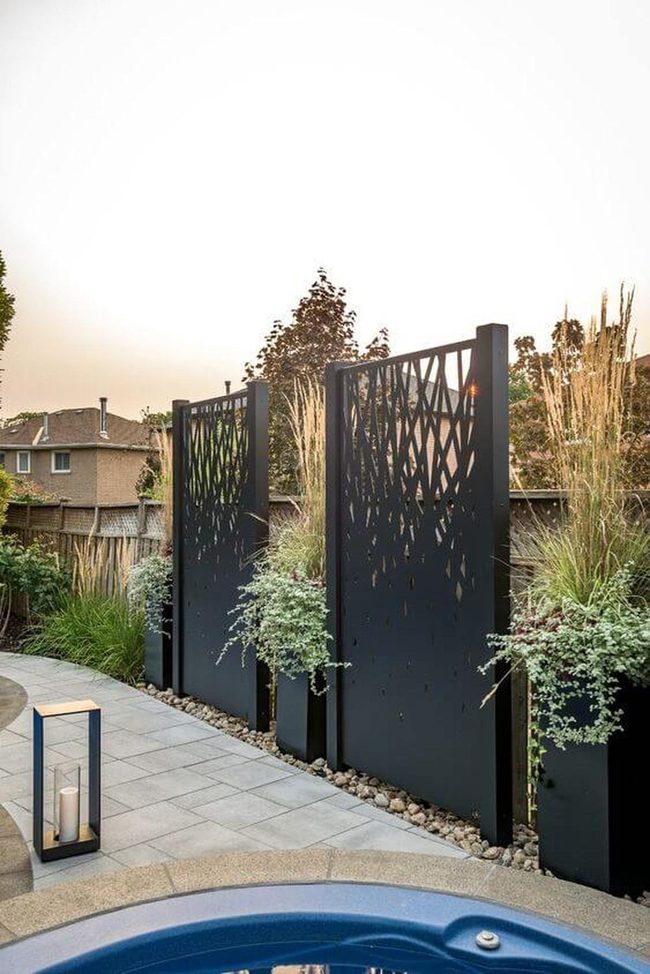 Green Walls Define Modern Spaces