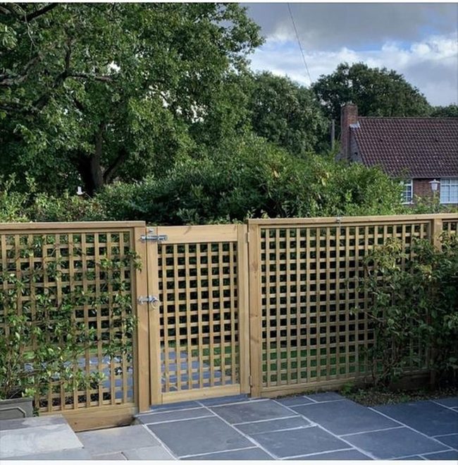 Lattice Wood Garden Screen