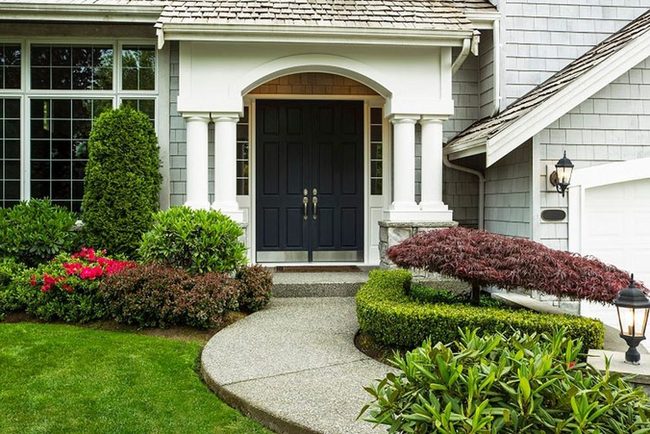 Low-Maintenance Front Yard Beauty