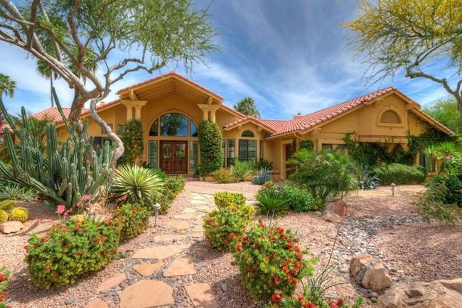 Crimson Bottlebrush Desert Home