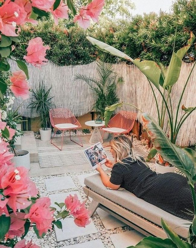 Pink Flowers Garden Lounge