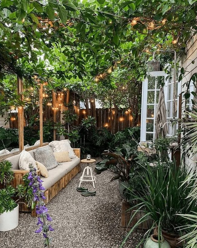 Light Cushions, Gravel Garden Escape