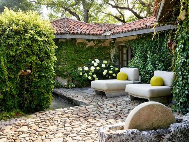 Green Garden Escape Space