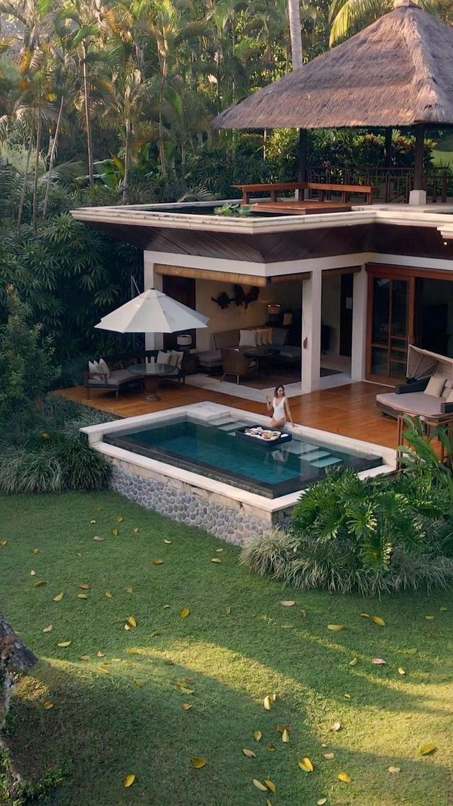 Infinity Pool Overlooks Endless Valley