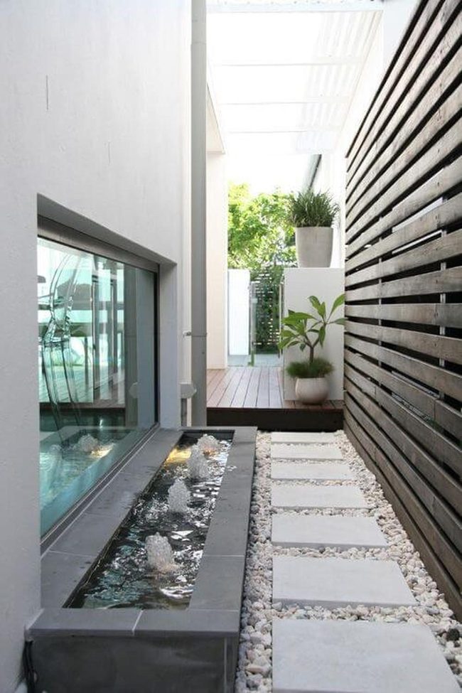 Water Feature Side Yard Oasis