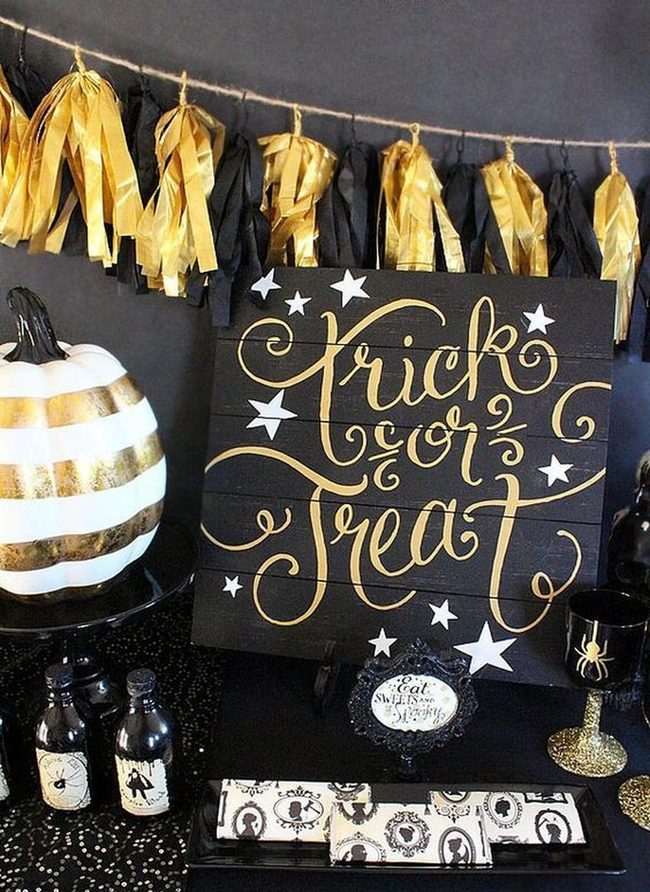 Black And Gold Halloween Elegance