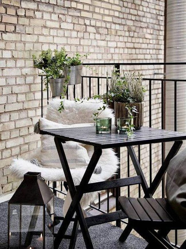 Autumn Green Balcony Retreat