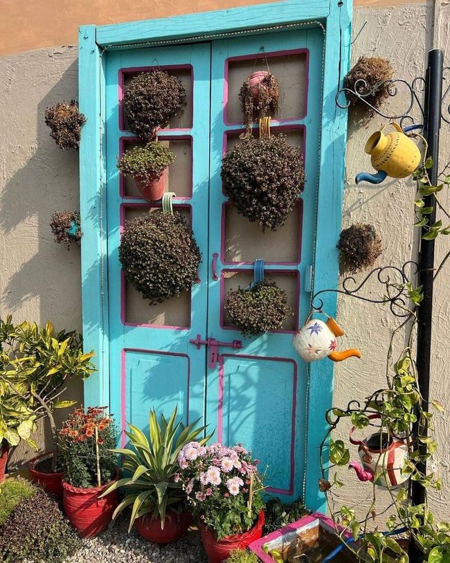 Wooden Door Vertical Flower Wall
