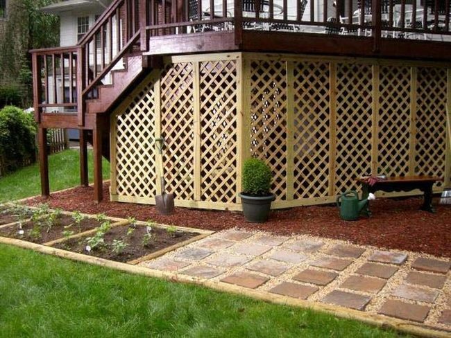 Lattice Storage Under Deck