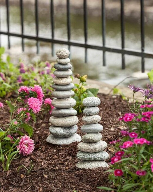 Stacked Stones Garden Light Display