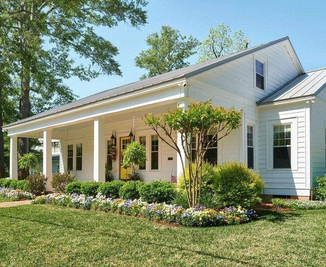Colorful Flowers Brighten Home'S Spirit