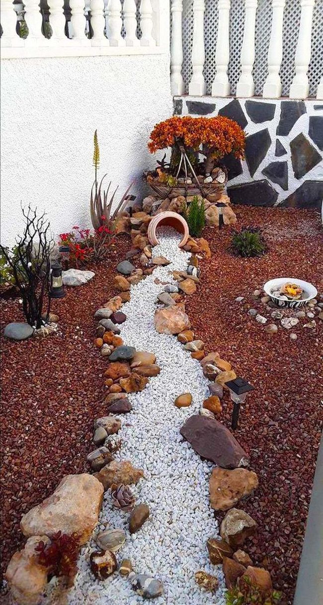 White Pebble Path Garden
