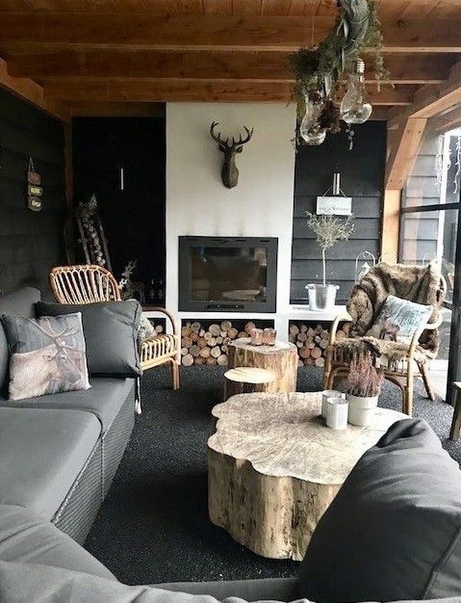 Dark Wood Beams Meet Earth Tones