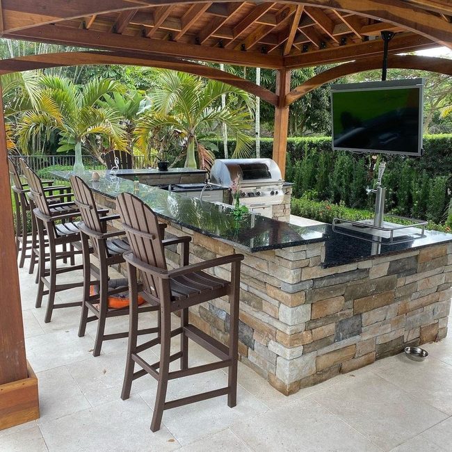 Tropical Green Outdoor Retreat