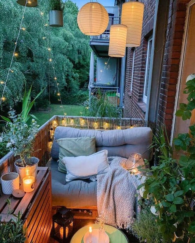 Green Wall Balcony Oasis