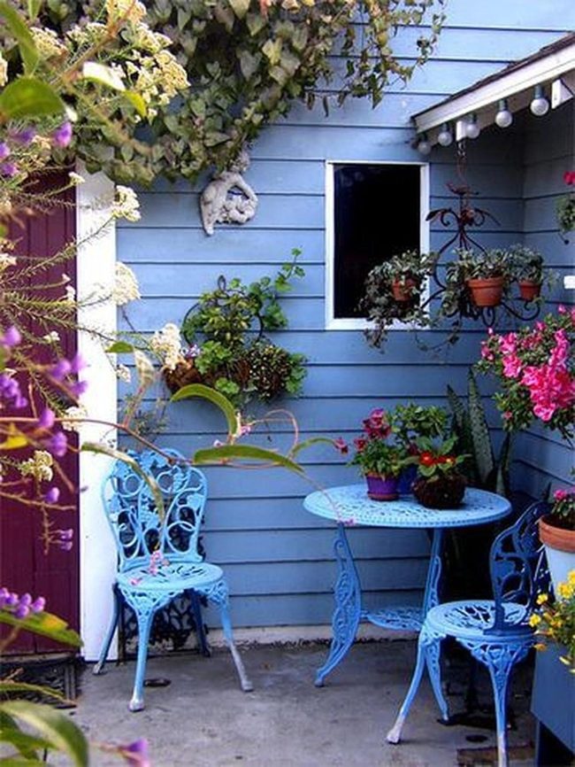Blue Bistro Garden Corner