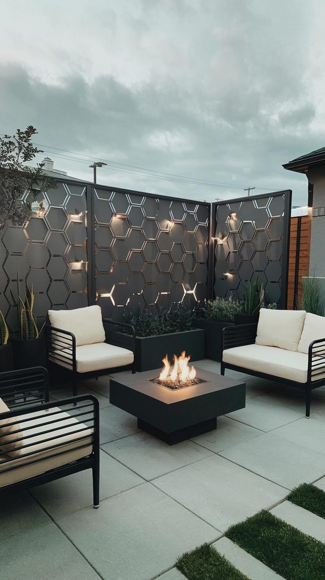 Geometric Iron Fences with Light