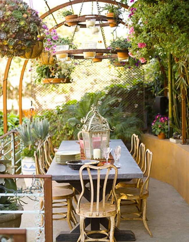 Green Leafy Dining Under Curved Glass