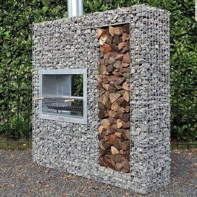 Stone-Filled Grill Gathering Space