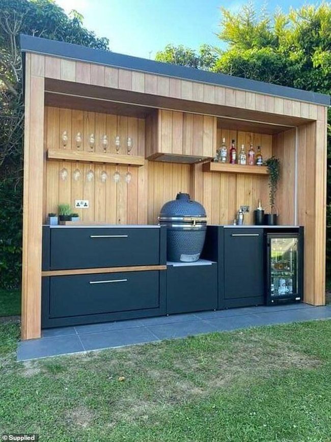 Wood And Black Garden Bar Oasis