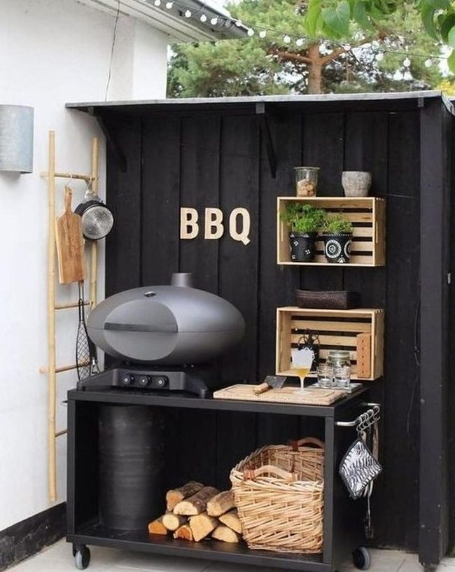 Dark Wood Grilling Station