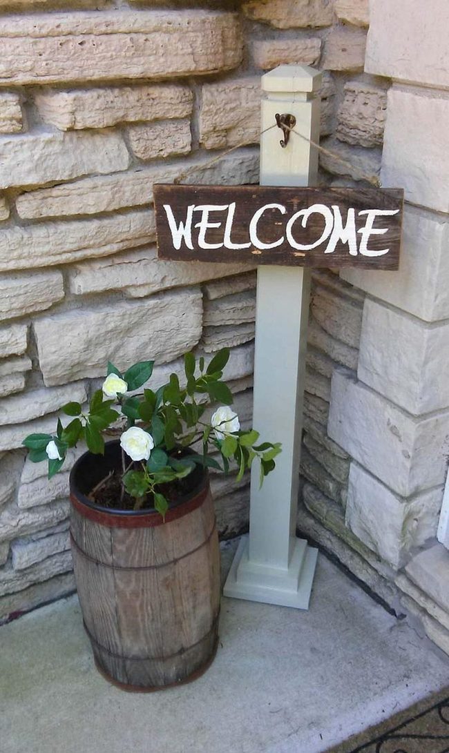 Neutral Wooden Welcome Post