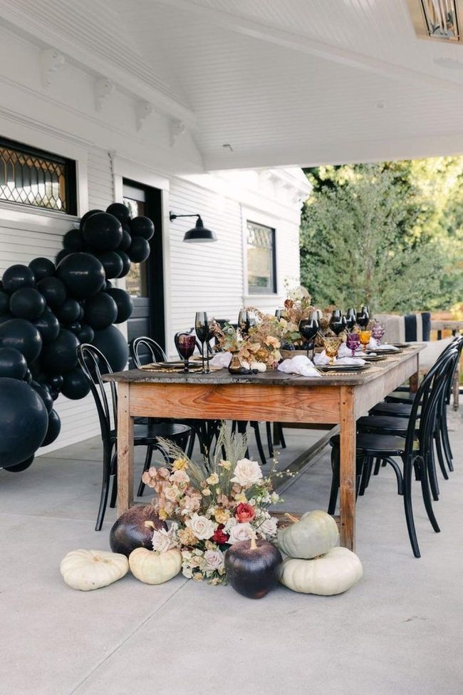 Black Balloons Set Festive Outdoor Table