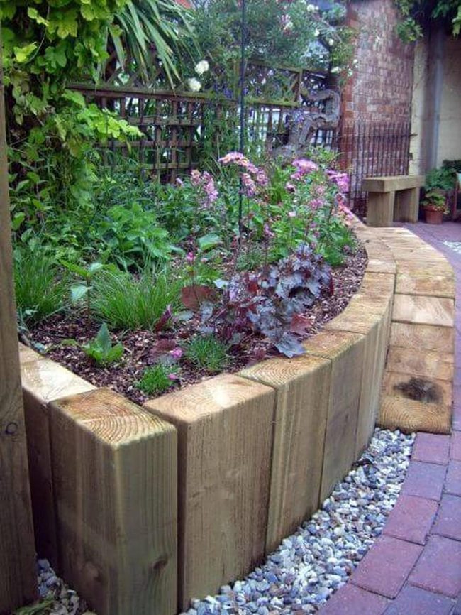 Curved Wood Frame Garden Nook