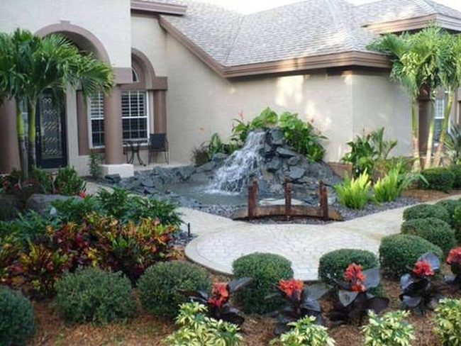Entrance Fountain Creates Instant Curb Appeal