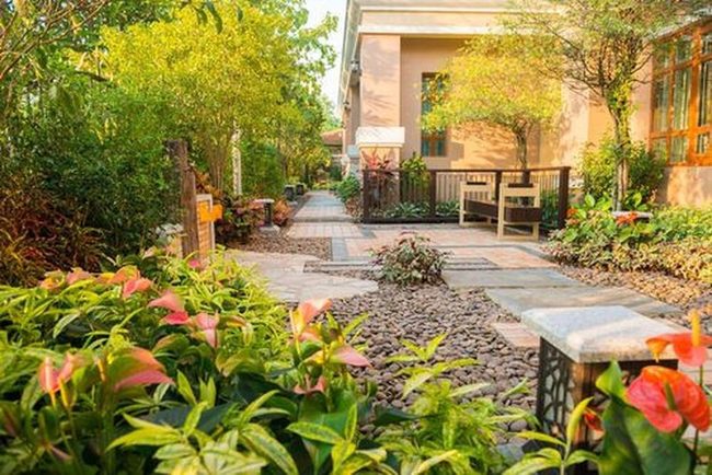 Green Gateway Welcomes Visitors