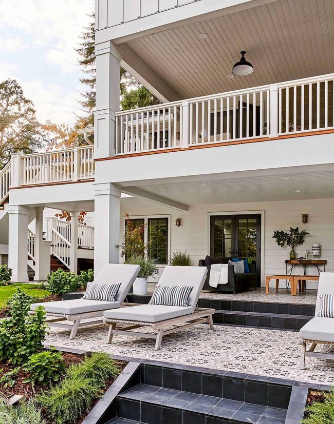 Sunshine Loungers For Backyard Retreats