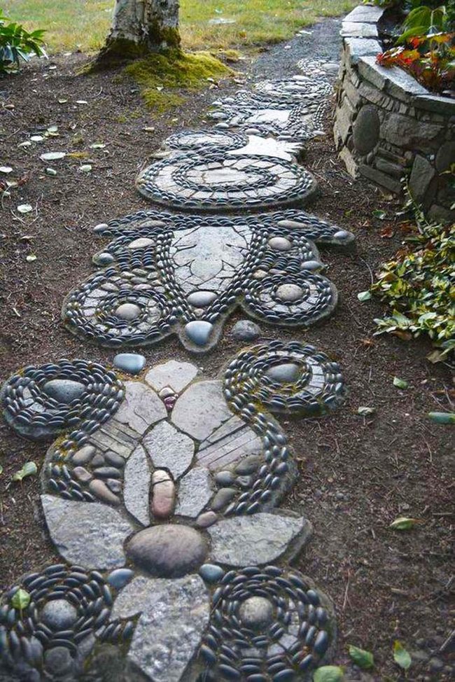 Flowing Pebble Path Garden