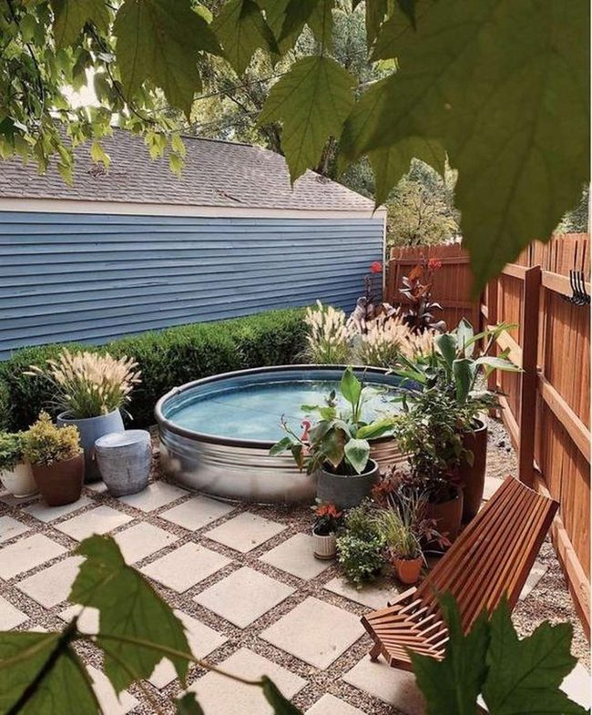 Round Metal Tub Garden Retreat