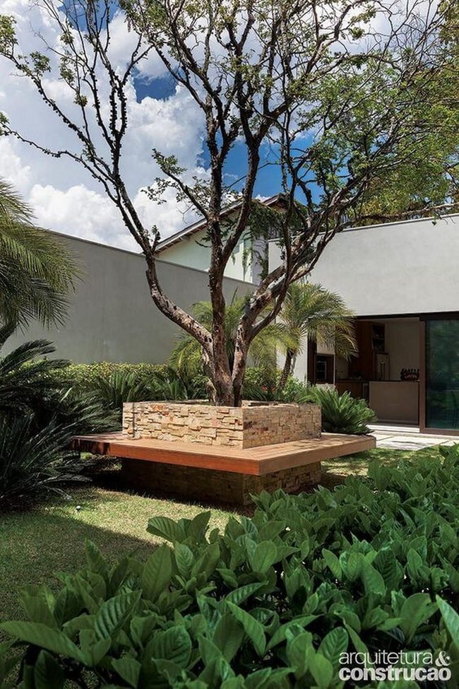 Shaded Tree Garden With Stone Seating