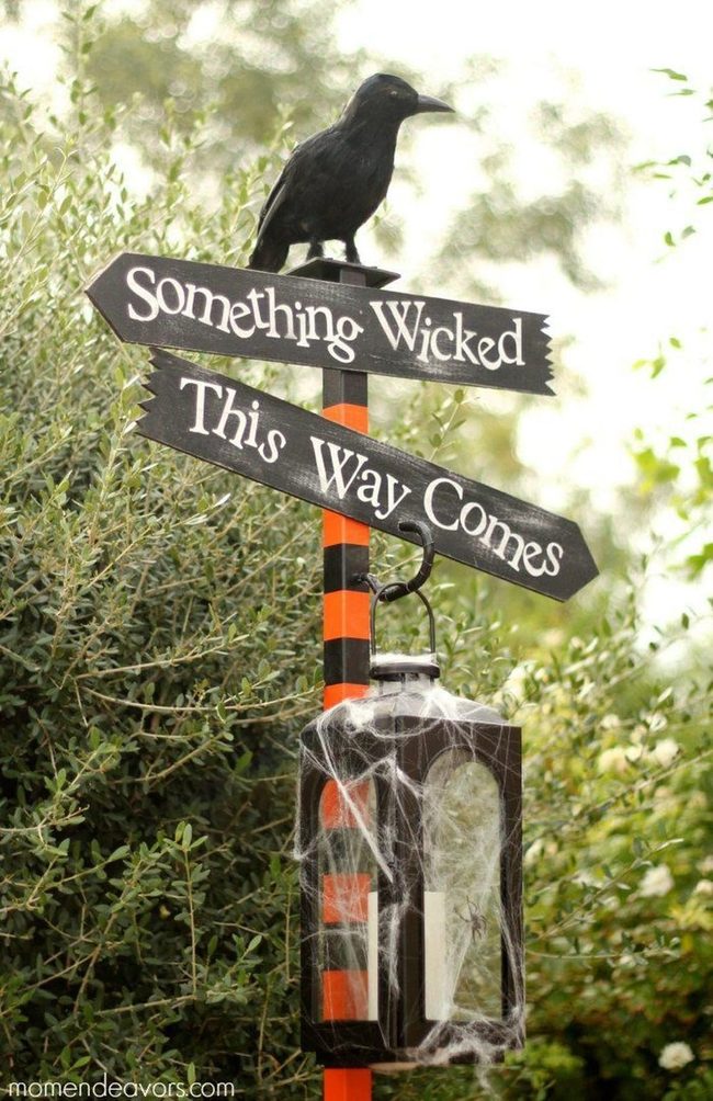 Black Crow Haunted Directional Post